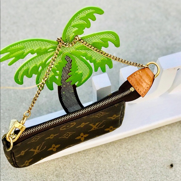 LUX ISLAND | LOUIS VUITTON Mini Pochette - Picture 7 of 16